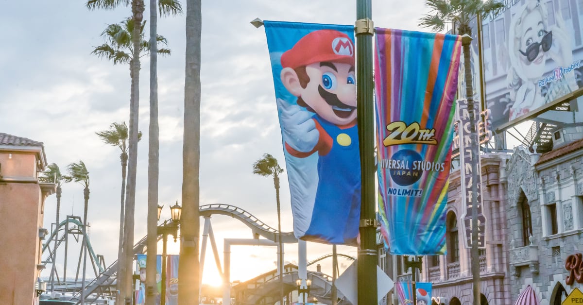 Super Nintendo World Banners Go Up at Universal • TDR Explorer