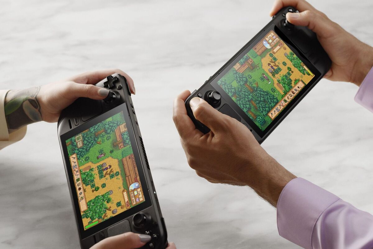 Valve Steam Deck vs. Nintendo Switch: Which gaming handheld should you buy?  | PCWorld